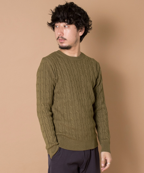 URBAN RESEARCH(アーバンリサーチ)の「UR ストレッチケーブルC/Nニット(ニット/セーター・メンズ・キャメル/ブルー系その他/オリーブ/ブルー・MEDIUM/LARGE)」の1枚目の写真