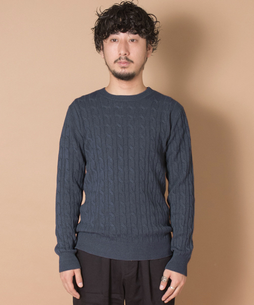 URBAN RESEARCH(アーバンリサーチ)の「UR ストレッチケーブルC/Nニット(ニット/セーター・メンズ・キャメル/ブルー系その他/オリーブ/ブルー・MEDIUM/LARGE)」の5枚目の写真