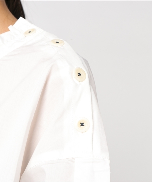 POU DOU DOU（プードゥドゥ）の「スタンドフリルカラーブラウス（シャツ/ブラウス・レディース・オフホワイト/ブラック/イエロー・3）」の4枚目の写真