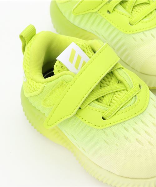 adidas（アディダス）の「BABY AlphaBOUNCE EL I（ベビーシューズ/ベビーソックス・キッズ・イエロー系その他・12cm/16.0cm/13.5cm/14.5cm/15.5cm/14.0cm/15.0cm/13.0cm）」の4枚目の写真