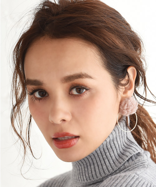 Luz Llena（ラズレナ）の「ボアワイヤーフープピアス（ピアス（両耳用）・レディース・チャコールグレー/ピンク・ﾌﾘ-）」の3枚目の写真
