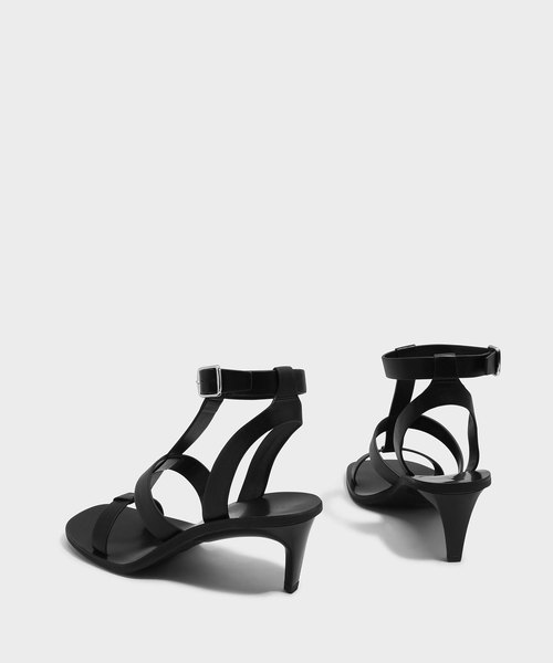 CHARLES & KEITH(チャールズ & キース)の「ケージサンダル / CAGE SANDALS(サンダル・レディース・ブラック/ベージュ・25cm/23cm/24.5cm/22.5cm/23.5cm)」の4枚目の写真