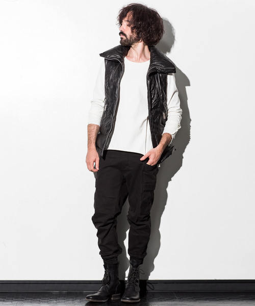 CDM BY CARPEDIEM（シーディーエムバイカルペディエム）の「CDM BY CARPEDIEM(シーディーエム バイ カルペディエム)シープレザーダウンベスト（ダウンベスト・メンズ・ブラック・SMALL/MEDIUM/LARGE）」の10枚目の写真