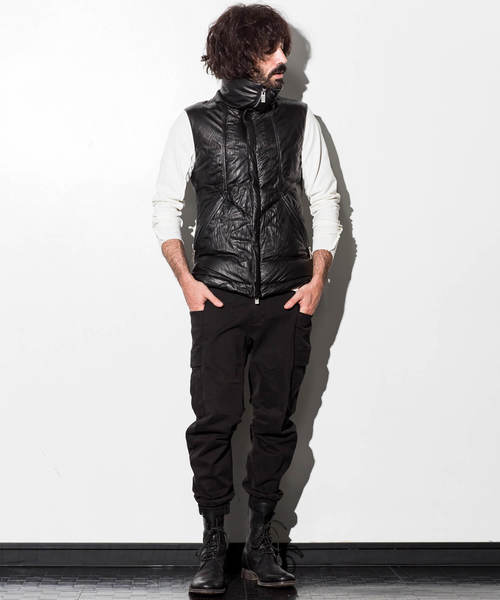 CDM BY CARPEDIEM（シーディーエムバイカルペディエム）の「CDM BY CARPEDIEM(シーディーエム バイ カルペディエム)シープレザーダウンベスト（ダウンベスト・メンズ・ブラック・SMALL/MEDIUM/LARGE）」の11枚目の写真