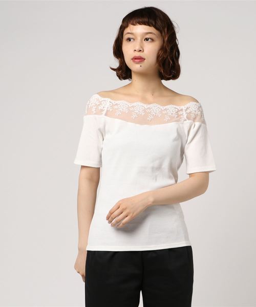 meJane(ミージェーン)の「レース切替オフショルトップス(Tシャツ/カットソー・レディース・オフホワイト/ブラック/レッド・フリー)」の1枚目の写真