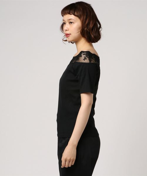 meJane(ミージェーン)の「レース切替オフショルトップス(Tシャツ/カットソー・レディース・オフホワイト/ブラック/レッド・フリー)」の4枚目の写真