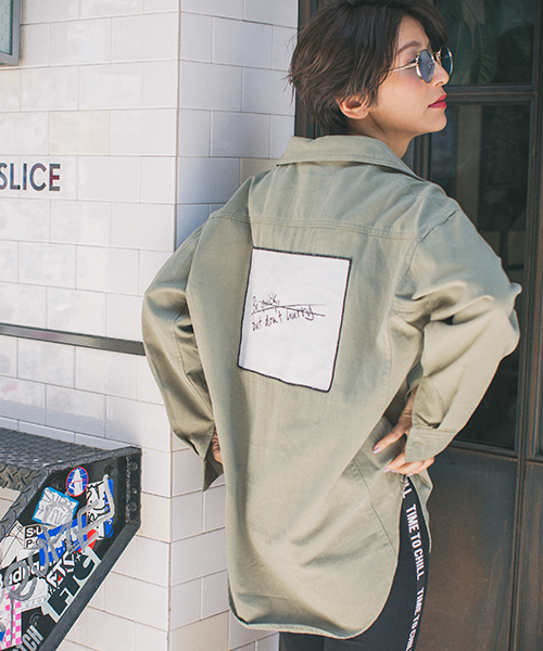 VENCEEXCHANGE（ヴァンスエクスチェンジ）の「バックパッチミリタリービッグシャツ（シャツ/ブラウス・レディース・ブラック/オリーブ/ベージュ・M）」の3枚目の写真