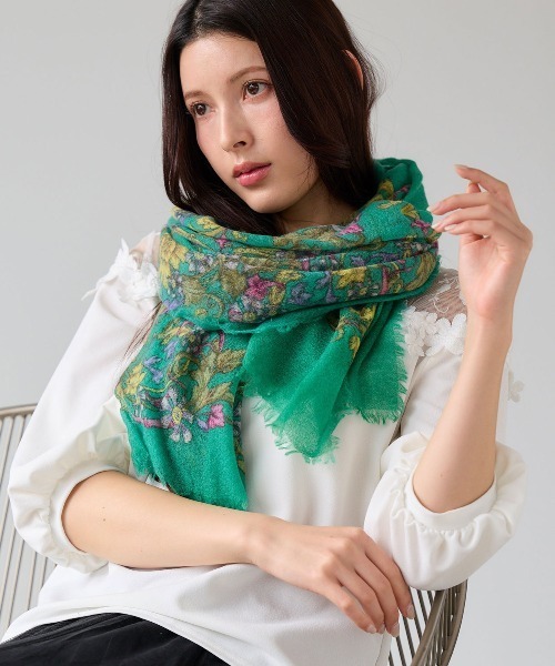 sankyo shokai(サンキョウショウカイ)の「アルバスカシミヤ100%大判 ガーゼストール(ストール/ショール・レディース・ベージュ/グレー/マスタード/ベージュ系その他/パープル/カーキ/その他1/その他2/その他3/その他4/その他5/アニマル/ダークブラウン系/グリーン系2/グレー系1/グリーン系1/その他6/ホワイト系1・FREE)」の9枚目の写真