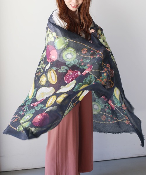 sankyo shokai（サンキョウショウカイ）の「アルバスカシミヤ100％大判 ガーゼストール（ストール/ショール・レディース・ベージュ/グレー/マスタード/ベージュ系その他/パープル/カーキ/その他1/その他2/その他3/その他4/その他5/アニマル/ダークブラウン系・FREE）」の12枚目の写真