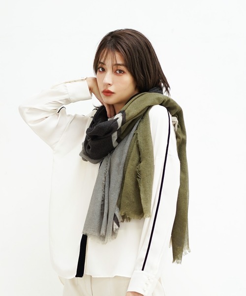 sankyo shokai（サンキョウショウカイ）の「アルバスカシミヤ100％大判 ガーゼストール（ストール/ショール・レディース・ベージュ/グレー/マスタード/ベージュ系その他/パープル/カーキ/その他1/その他2/その他3/その他4/その他5/アニマル/ダークブラウン系・FREE）」の18枚目の写真