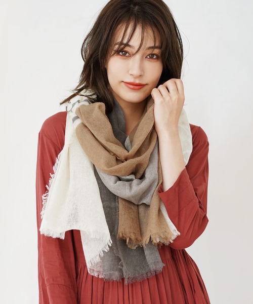 sankyo shokai（サンキョウショウカイ）の「アルバスカシミヤ100％大判 ガーゼストール（ストール/ショール・レディース・ベージュ/グレー/マスタード/ベージュ系その他/パープル/カーキ/その他1/その他2/その他3/その他4/その他5/アニマル/ダークブラウン系・FREE）」の19枚目の写真