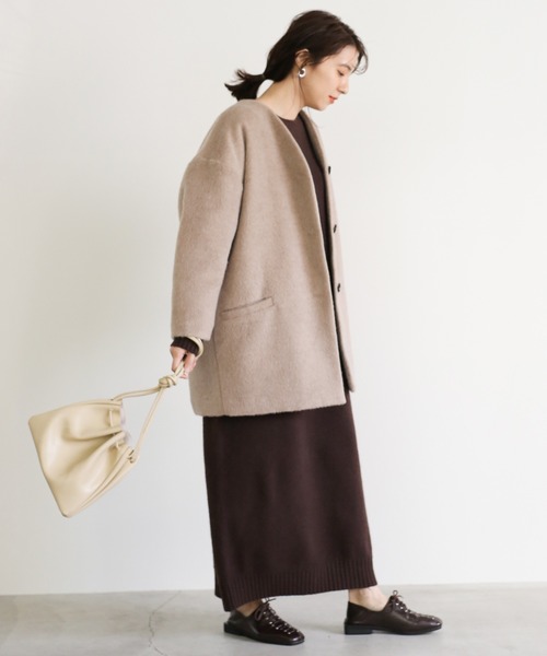 select MOCA（セレクトモカ）の「中綿キルティングビスコースノーカラーコート/ルーズシルエットドロップショルダーアウター（ノーカラーコート・レディース・ベージュ/ブラウン/テラコッタ・FREE）」の12枚目の写真