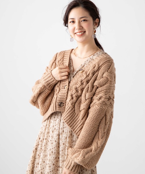 WEGO（ウィゴー）の「WEGO/ロービングケーブルカーディガン（カーディガン/ボレロ・レディース・ブラウン/ピンク/アイボリー/ライトベージュ/ダークブラウン/パープル/グリーン系その他・FREE）」の3枚目の写真