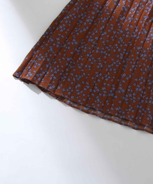 Chillfar（チルファー）の「ふわっとエアリーロングプリーツスカート/裏地付き（スカート・レディース・ホワイト/ブラック/ベージュ/ブラウン/ピンク/ブルー/グリーン/ホワイト系/ブラック系/ブラック系1/ブラウン系/ベージュ系/ベージュ系1/グリーン系/ブルー系・MEDIUM/LARGE）」の18枚目の写真