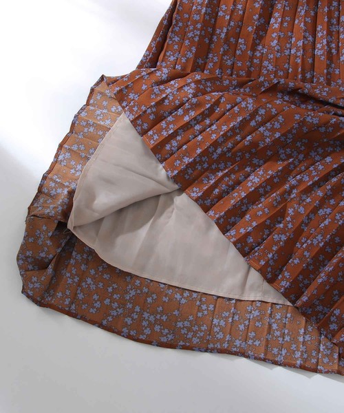 Chillfar（チルファー）の「ふわっとエアリーロングプリーツスカート/裏地付き（スカート・レディース・ホワイト/ブラック/ベージュ/ブラウン/ピンク/ブルー/グリーン/ホワイト系/ブラック系/ブラック系1/ブラウン系/ベージュ系/ベージュ系1/グリーン系/ブルー系・MEDIUM/LARGE）」の19枚目の写真