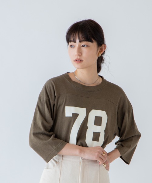 ANGIE(アンジー)の「ナンバリングプリントフットボールTシャツ/七分袖(Tシャツ/カットソー・レディース・ブラック/カーキ/ナチュラル・FREE)」の12枚目の写真