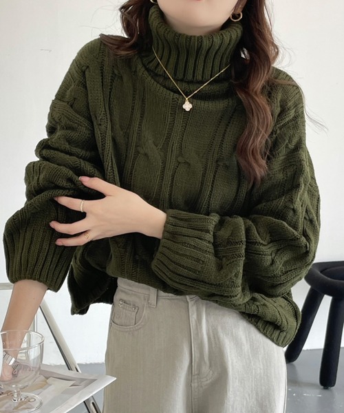 emi+(エミプラス)の「タートルネック ケーブルニットプルオーバー(ニット/セーター・レディース・グレー/ベージュ/ボルドー/キャメル/ブラウン/ネイビー/カーキ/ブラック・FREE)」の6枚目の写真