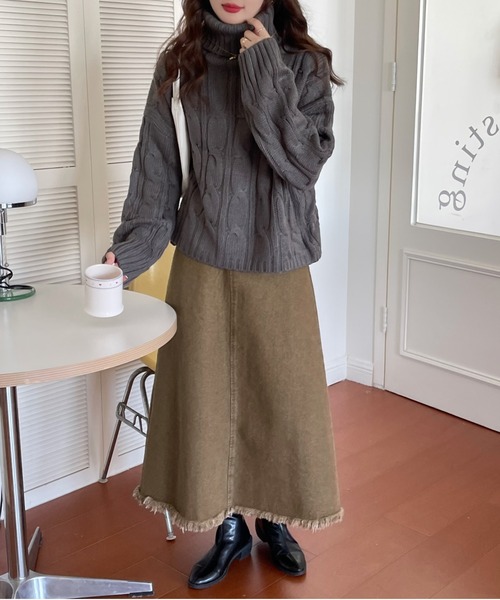 emi+(エミプラス)の「タートルネック ケーブルニットプルオーバー(ニット/セーター・レディース・グレー/ベージュ/ボルドー/キャメル/ブラウン/ネイビー/カーキ/ブラック・FREE)」の17枚目の写真