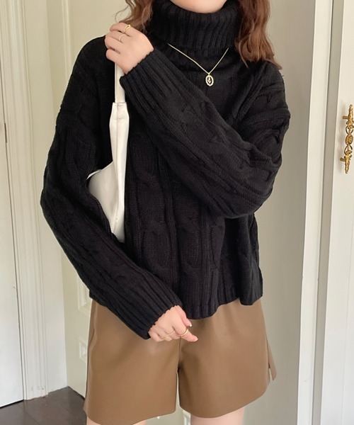 emi+(エミプラス)の「タートルネック ケーブルニットプルオーバー(ニット/セーター・レディース・グレー/ベージュ/ボルドー/キャメル/ブラウン/ネイビー/カーキ/ブラック・FREE)」の9枚目の写真