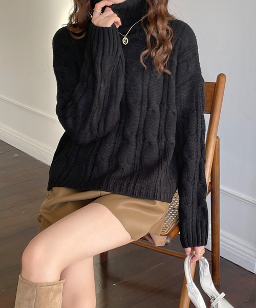 emi+(エミプラス)の「タートルネック ケーブルニットプルオーバー(ニット/セーター・レディース・グレー/ベージュ/ボルドー/キャメル/ブラウン/ネイビー/カーキ/ブラック・FREE)」の11枚目の写真