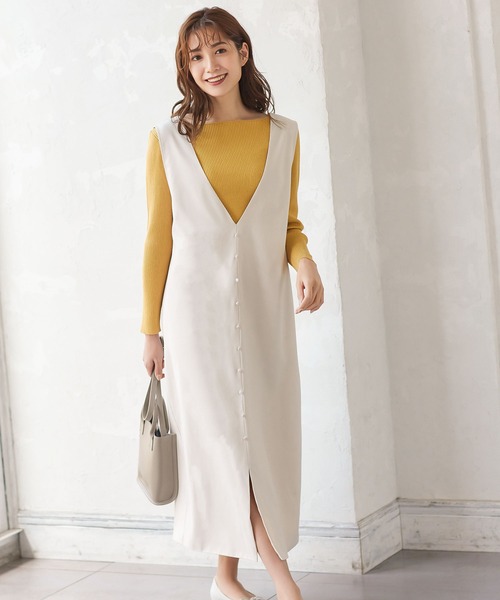 KOBE LETTUCE（コウベレタス）の「くるみボタンVネックジャンパースカート（ジャンパースカート・レディース・ピンク/ブルー/アイボリー・FREE）」の2枚目の写真