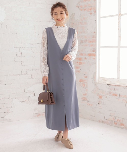 KOBE LETTUCE（コウベレタス）の「くるみボタンVネックジャンパースカート（ジャンパースカート・レディース・ピンク/ブルー/アイボリー・FREE）」の11枚目の写真