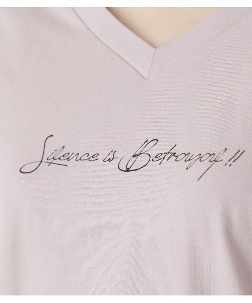 AZUL by moussy（アズールバイマウジー）の「SILENCE V NECK LONG SLEEVE/サイレントVネックロングスリーブ（Tシャツ/カットソー・レディース・ブラック/ライトカーキ/ライトパープル/オフホワイト・SMALL/MEDIUM）」の15枚目の写真