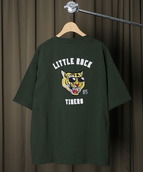 FREAK'S STORE（フリークスストア）の「WEB限定 PENNEYS×FREAK'S STORE/ペニーズ 別注 TIGER バック刺繍 クルーネックTシャツ/ワンポイント/ビッグシルエット（Tシャツ/カットソー・メンズ・ホワイト/ブラック/グレイッシュベージュ/サックスブルー/ダークグリーン・SMALL/MEDIUM/LARGE）」の20枚目の写真