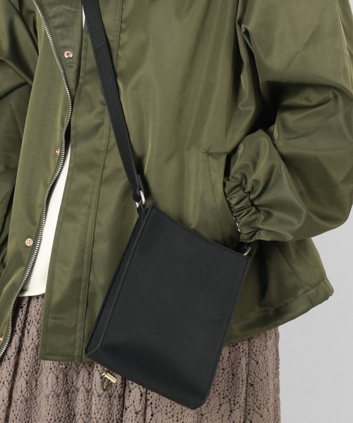 make a ray!（メイク ア レイ！）の「フェイクレザー スクエア ミニショルダーバッグ/型押し/ネックポーチ（ショルダーバッグ・メンズ・アッシュグレー/ブラック/ブラック系その他/パイソン・FREE）」の19枚目の写真