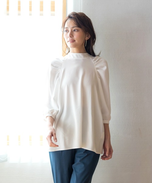 WHITE JOOLA（ホワイトジョーラ）の「【2021AW】バックリボン・ボリューム袖2WAYブラウス（シャツ/ブラウス・レディース・オフホワイト/ネイビー/グレイッシュベージュ/ミント・7号/9号/11号）」の11枚目の写真