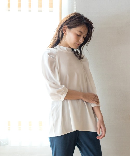 WHITE JOOLA（ホワイトジョーラ）の「【2021AW】バックリボン・ボリューム袖2WAYブラウス（シャツ/ブラウス・レディース・オフホワイト/ネイビー/グレイッシュベージュ/ミント・7号/9号/11号）」の16枚目の写真