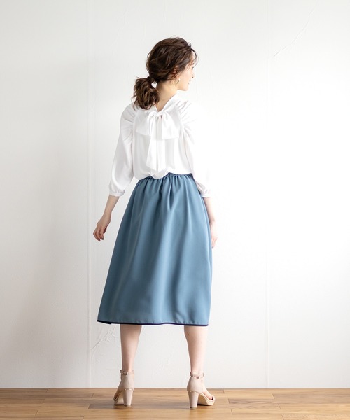 WHITE JOOLA（ホワイトジョーラ）の「【2021AW】バックリボン・ボリューム袖2WAYブラウス（シャツ/ブラウス・レディース・オフホワイト/ネイビー/グレイッシュベージュ/ミント・7号/9号/11号）」の14枚目の写真