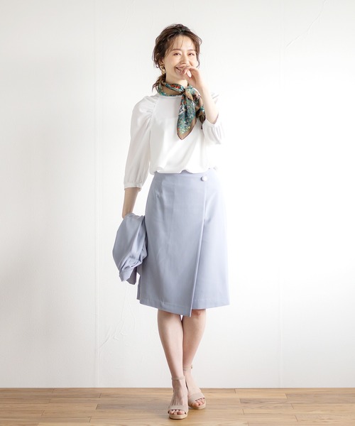 WHITE JOOLA（ホワイトジョーラ）の「【2021AW】バックリボン・ボリューム袖2WAYブラウス（シャツ/ブラウス・レディース・オフホワイト/ネイビー/グレイッシュベージュ/ミント・7号/9号/11号）」の6枚目の写真