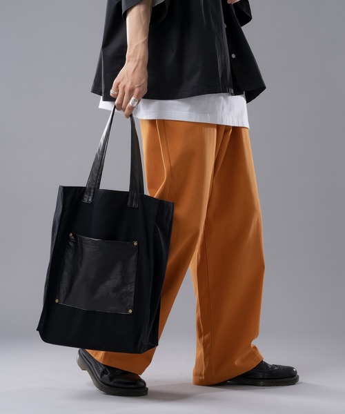 kutir（クティール）の「フェイクレザートートバッグ（トートバッグ・メンズ・ブラック/ベージュ・FREE）」の2枚目の写真