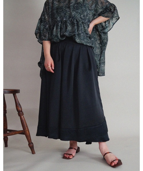 NICOLE CLUB(ニコル クラブ)の「【NICOLE CLUB】異素材切替巻きスカート風スカンツ(その他パンツ・レディース・ブラック/カーキ・MEDIUM)」の2枚目の写真