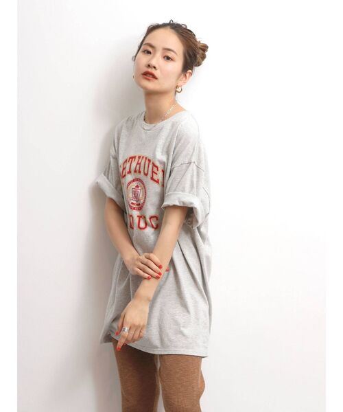 Ungrid(アングリッド)の「ビッグシルエットヴィンテージロゴTee(Tシャツ/カットソー・レディース・グリーン/ネイビー/レッド/ライトグレー・FREE)」の6枚目の写真