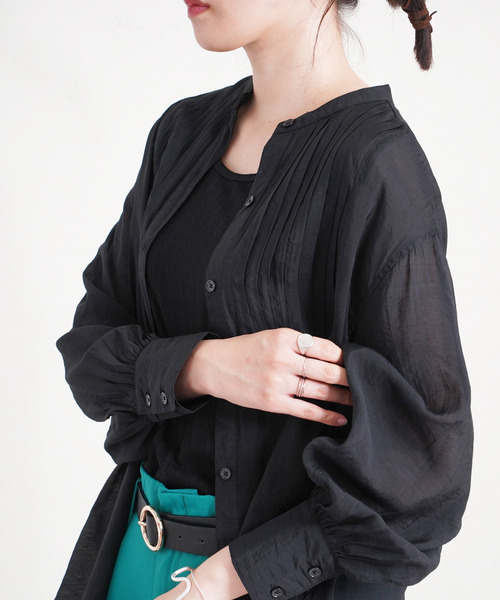 Fizz（フィズ）の「【Fizz/フィズ】　ピンタックシアーブラウス（シャツ/ブラウス・レディース・ブラック/オリーブ/サンドベージュ・M）」の2枚目の写真