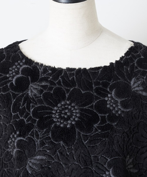 BEARDSLEY（ビアズリー）の「カーディガンやニットブルゾンをあわせても今も楽しめるファー刺繍チュニック（ニット/セーター・レディース・ブラック/ベージュ・FREE）」の9枚目の写真