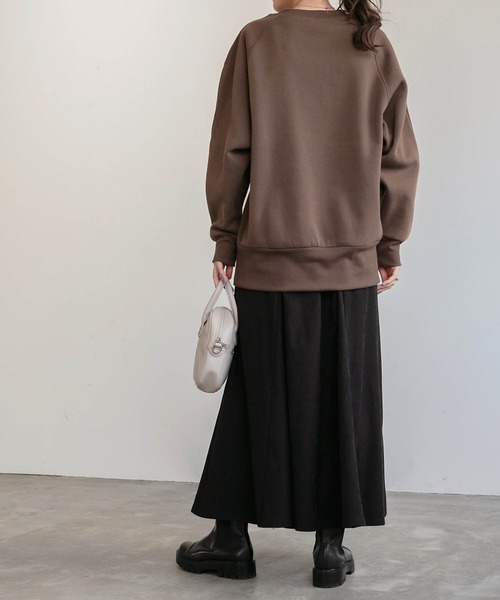 BONLECILL（ボンルシール）の「ビッグシルエット スウェット クルーネック プルオーバー（スウェット・レディース・ブラック/ベージュ/ブラウン/グレー/オレンジ/ブルー/アイボリー・FREE）」の9枚目の写真