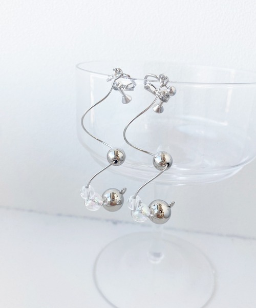 kutir（クティール）の「ウェーブイヤリング（イヤリング・レディース・シルバー/ゴールド・FREE）」の6枚目の写真