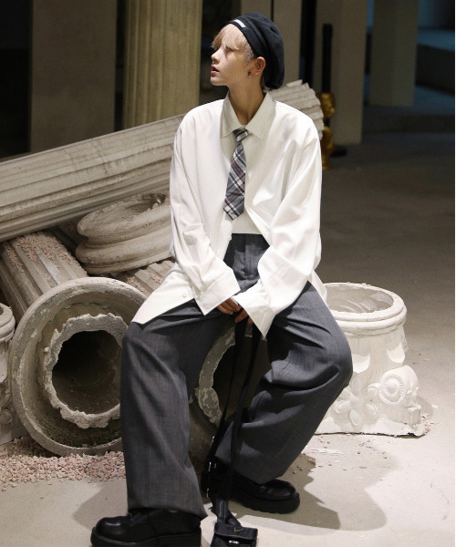 neos（ネオス）の「【neos -addictive design-】ビッグシルエット レギュラーカラー ドルマン ロング ボリュームスリーブ シャツ（シャツ/ブラウス・メンズ・ホワイト/ブラック/ベージュ・MEDIUM/LARGE）」の7枚目の写真