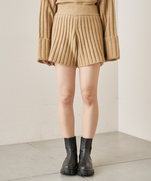 Chico(チコ)の「【SET UP対応】ワイドリブニットショートパンツ(その他パンツ・レディース・ブラック/ベージュ/グレー/ブラウン/アイボリー・FREE)」の14枚目の写真