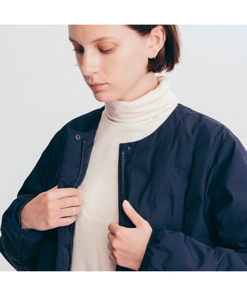 AIGLE（エーグル）の「撥水 ダブルクロス キルテッド ノンカラー ダウンジャケット（ダウンジャケット/コート・レディース・レッド系その他/ダークネイビー・40/38/36）」の10枚目の写真