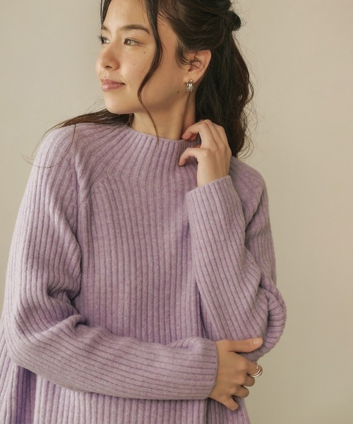 Bou Jeloud(ブージュルード)の「ふわふわカラーリブニット(ニット/セーター・レディース・チャコールグレー/パープル/オフホワイト/グリーン・FREE)」の4枚目の写真