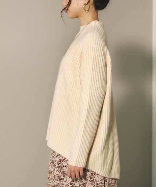 Bou Jeloud(ブージュルード)の「ふわふわカラーリブニット(ニット/セーター・レディース・チャコールグレー/パープル/オフホワイト/グリーン・FREE)」の19枚目の写真