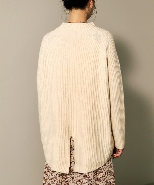 Bou Jeloud(ブージュルード)の「ふわふわカラーリブニット(ニット/セーター・レディース・チャコールグレー/パープル/オフホワイト/グリーン・FREE)」の20枚目の写真