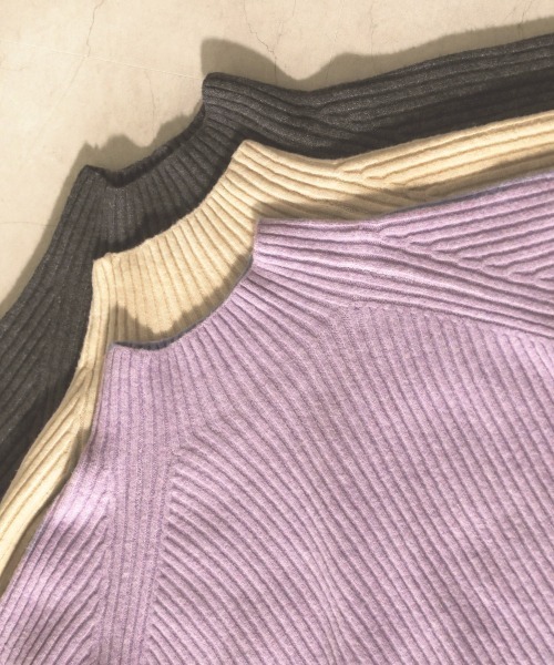 Bou Jeloud(ブージュルード)の「ふわふわカラーリブニット(ニット/セーター・レディース・チャコールグレー/パープル/オフホワイト/グリーン・FREE)」の21枚目の写真