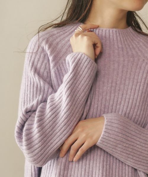 Bou Jeloud(ブージュルード)の「ふわふわカラーリブニット(ニット/セーター・レディース・チャコールグレー/パープル/オフホワイト/グリーン・FREE)」の8枚目の写真
