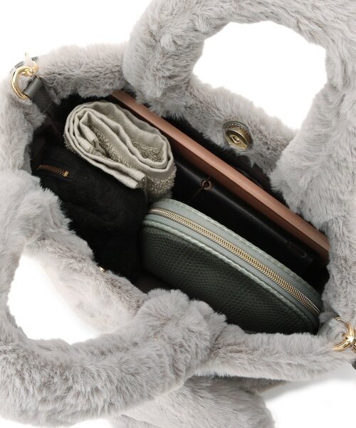 SHOO・LA・RUE（シューラルー）の「◆ポーチ付2WAYエコファーランチトート（トートバッグ・レディース・ブラウン系その他/グレー/ブラウン系8/ブラック/ダークグリーン系7/イエロー系7/オレンジ系その他5/ライトグリーン/ピンク系/ライトベージュ・00）」の16枚目の写真