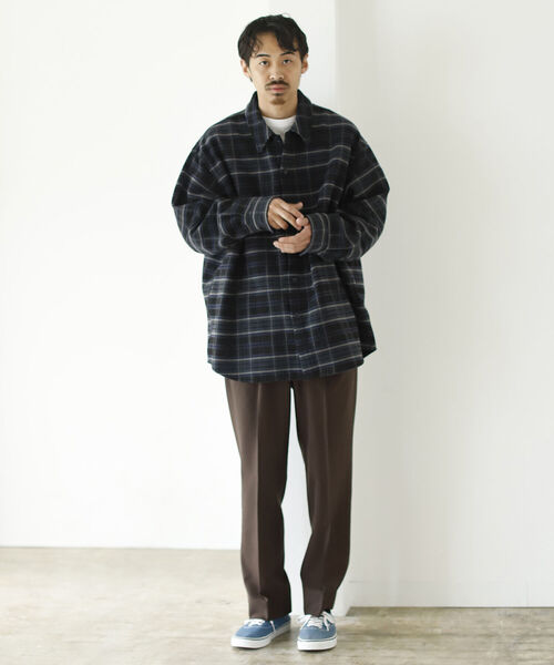 BEAMS（ビームス）の「BEAMS / 2プリーツ テーパード スラックス（スラックス・メンズ・チャコールグレー/ブラック/ブラウン・SMALL/MEDIUM/LARGE/X-LARGE）」の11枚目の写真